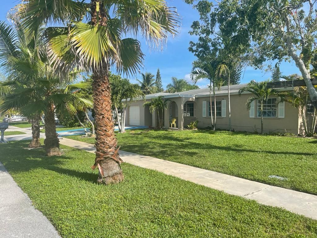 Photo of 11171 Mandarin St, Boca Raton, FL 33428 (MLS # F10388229)