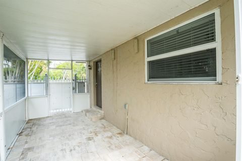 Single Family Residence in Boca Raton FL 1798 9th Street St 32.jpg