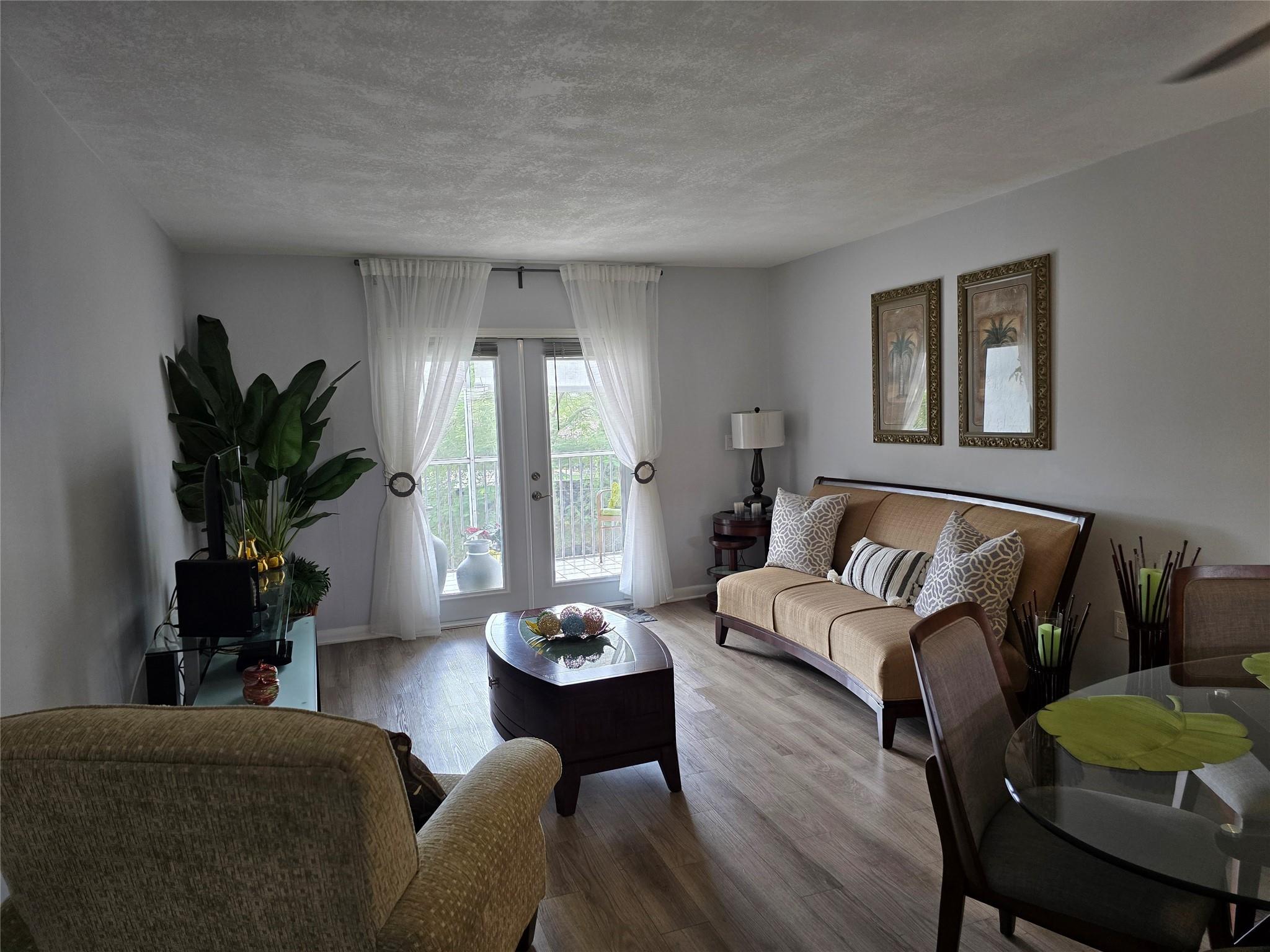 ROYAL PARK GARDENS - Residential