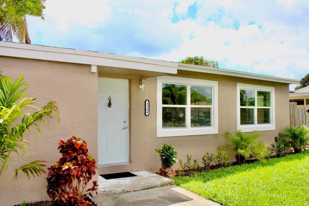 Photo of 3264 Ocean Parkway, Boynton Beach, FL 33435 (MLS # R11090404)