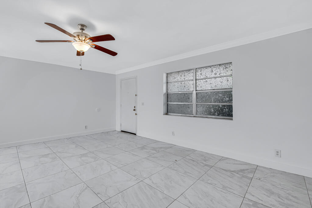 KINGS POINT CAPRi - Residential