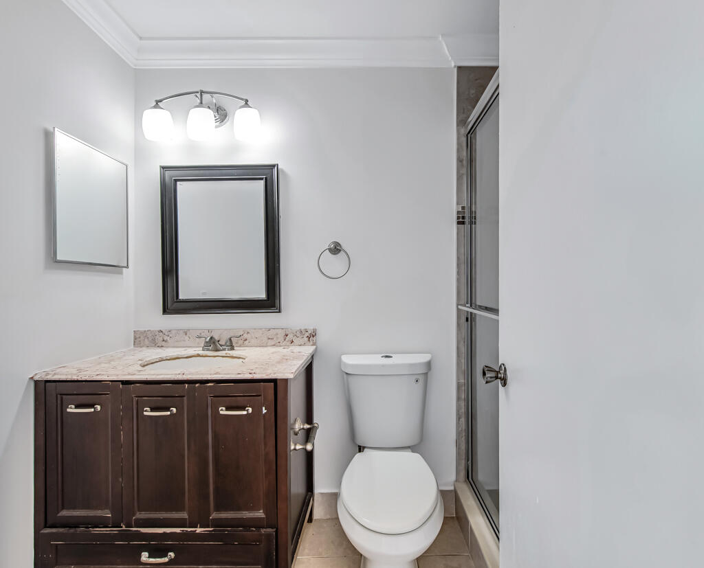 KINGS POINT CAPRi - Residential