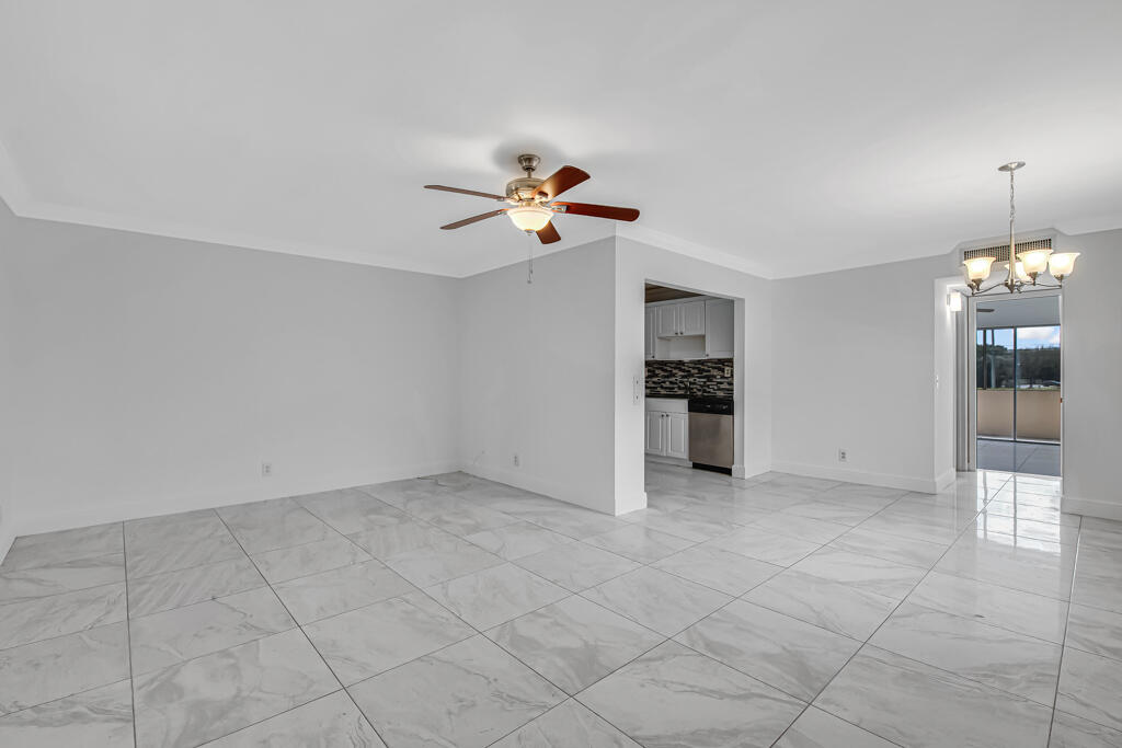 KINGS POINT CAPRi - Residential