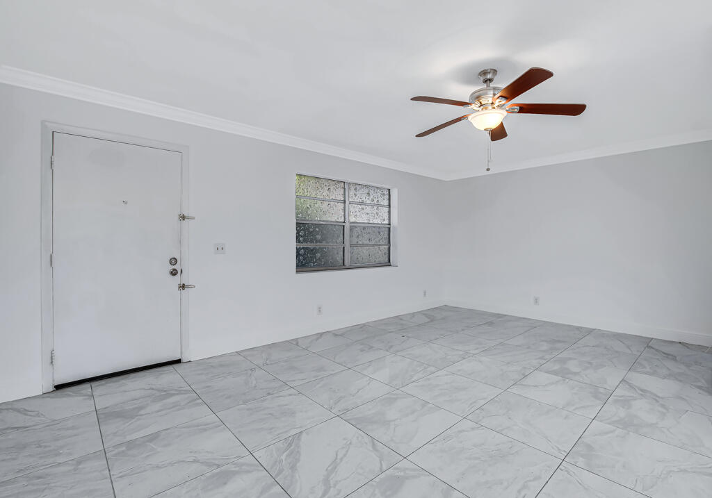 KINGS POINT CAPRi - Residential