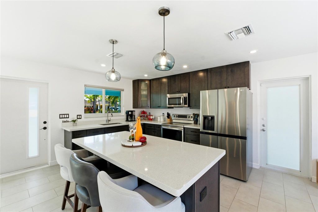 Photo of 1741 NE 40th Street, Oakland Park, FL 33334 (MLS # F10554596)