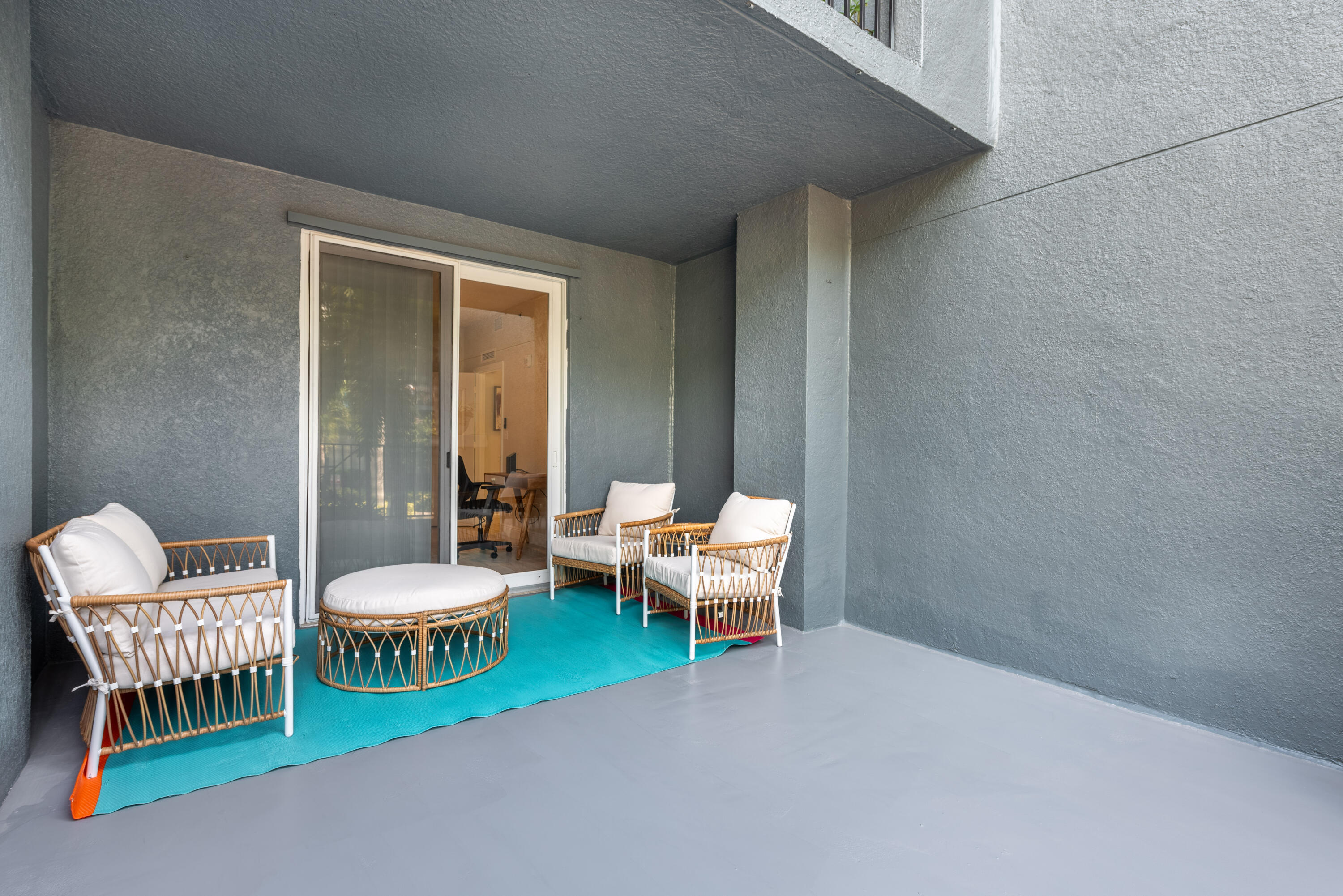 PINEAPPLE GROVE VILLAGE CONDO - Residential Lease