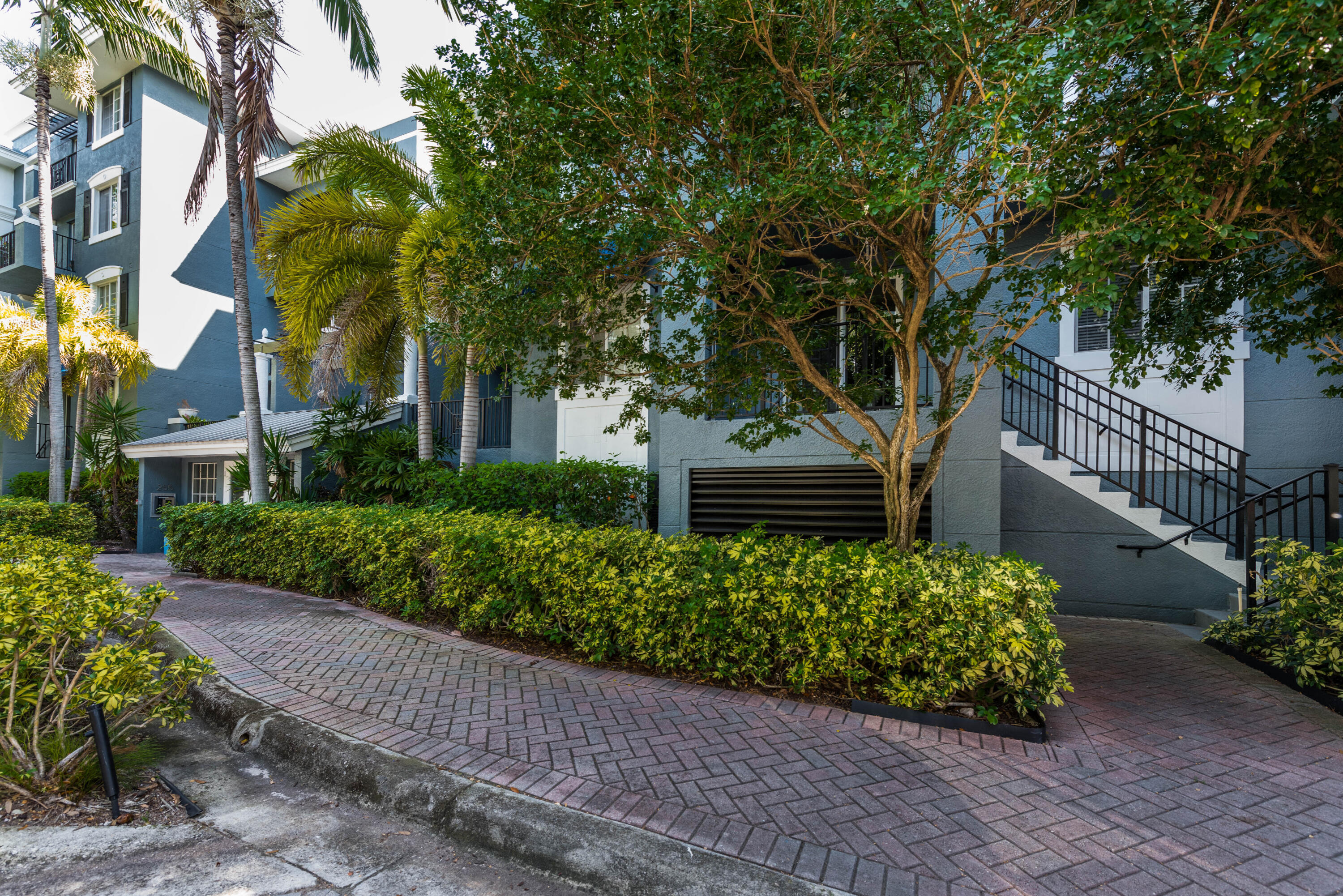 PINEAPPLE GROVE VILLAGE CONDO - Residential Lease