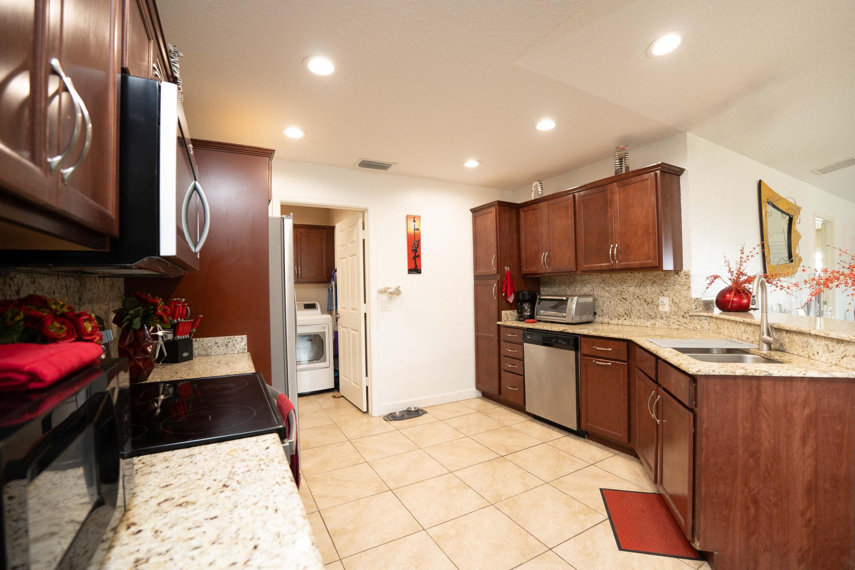 SPANISH LAKES ONE LEASEHOLD ESTATES - Residential