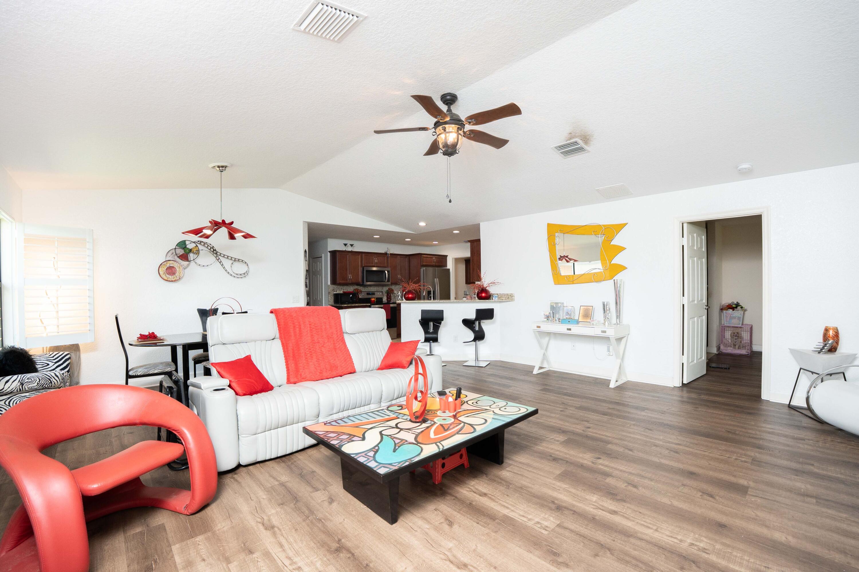 SPANISH LAKES ONE LEASEHOLD ESTATES - Residential