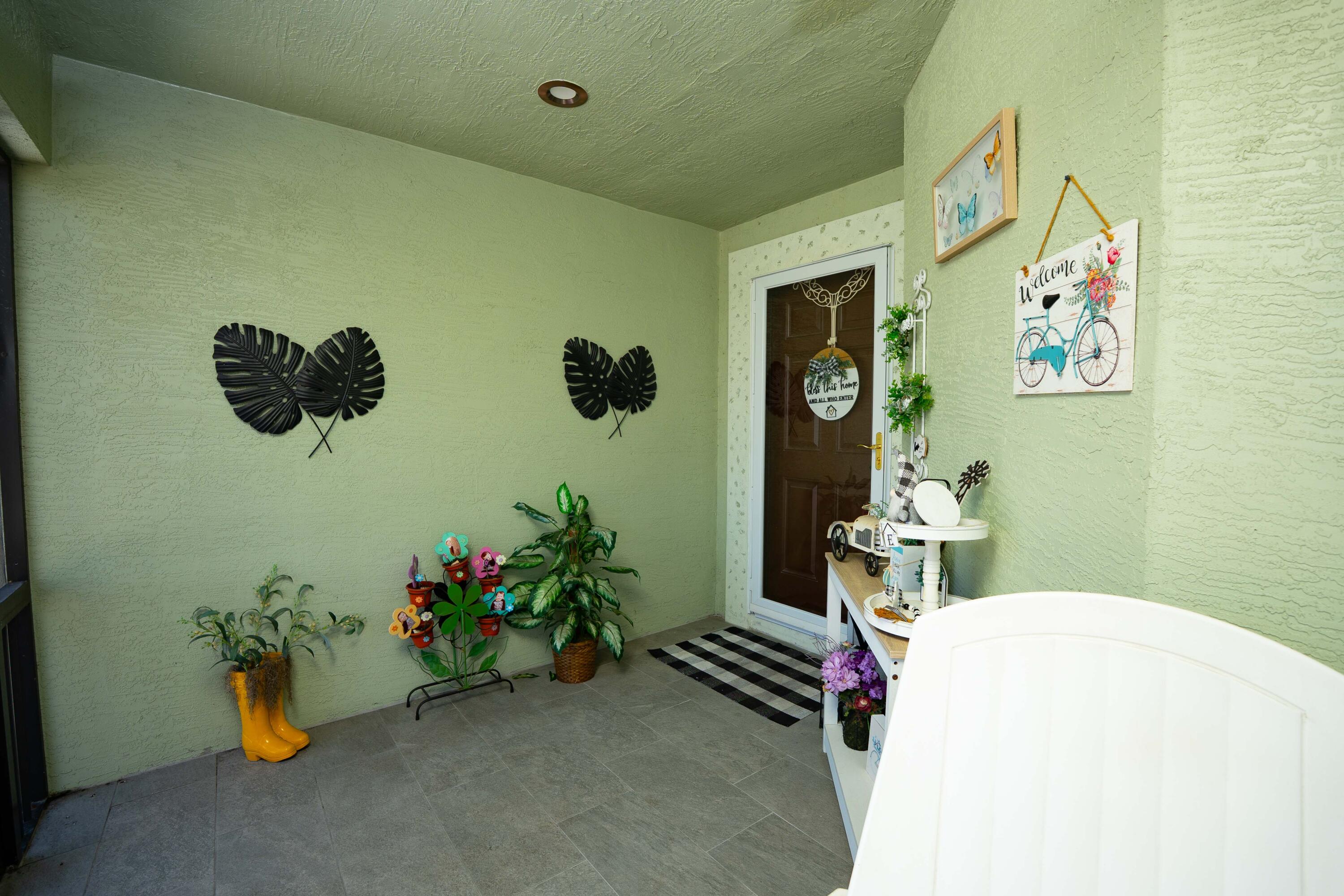 SPANISH LAKES ONE LEASEHOLD ESTATES - Residential