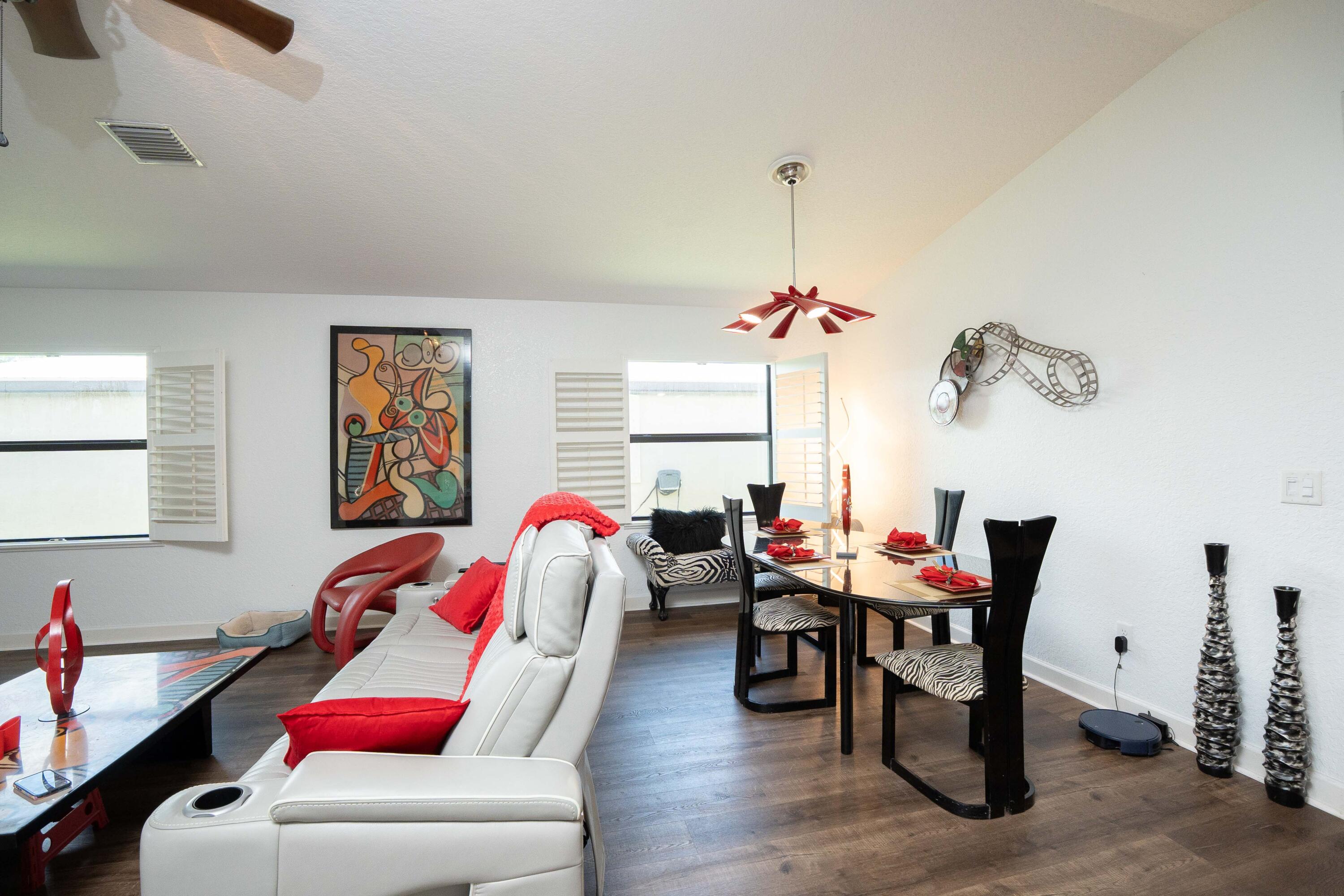 SPANISH LAKES ONE LEASEHOLD ESTATES - Residential