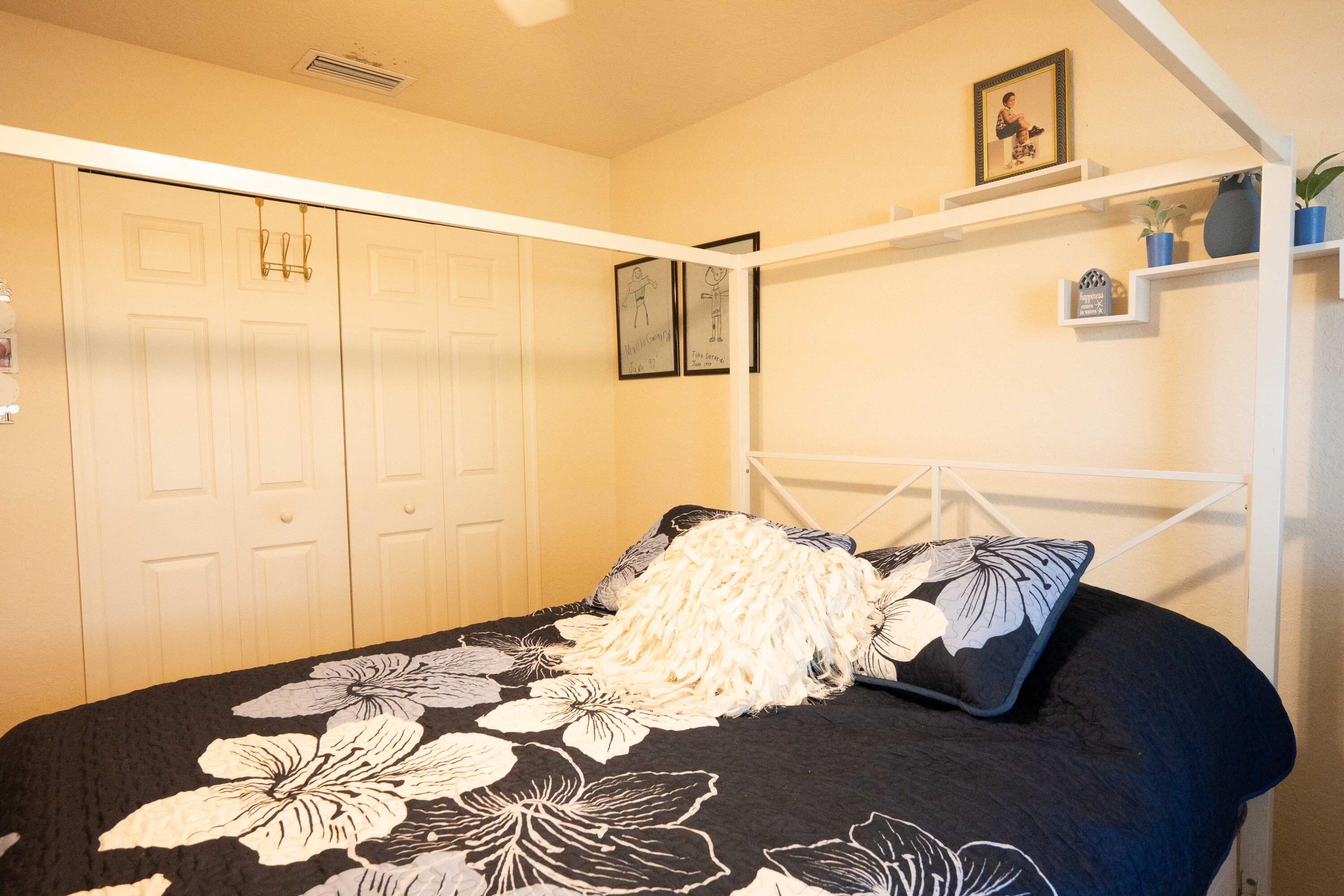 SPANISH LAKES ONE LEASEHOLD ESTATES - Residential