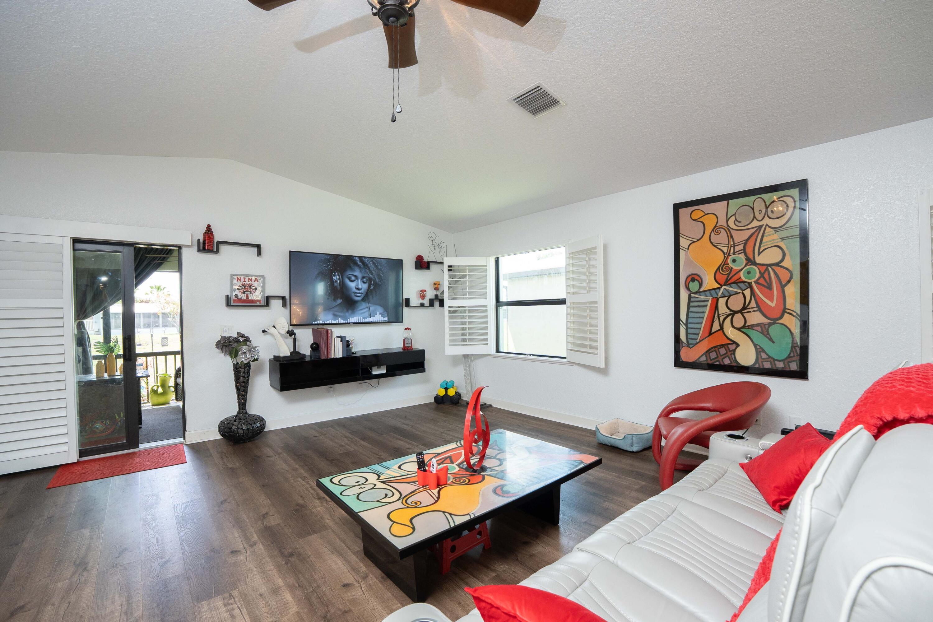 SPANISH LAKES ONE LEASEHOLD ESTATES - Residential