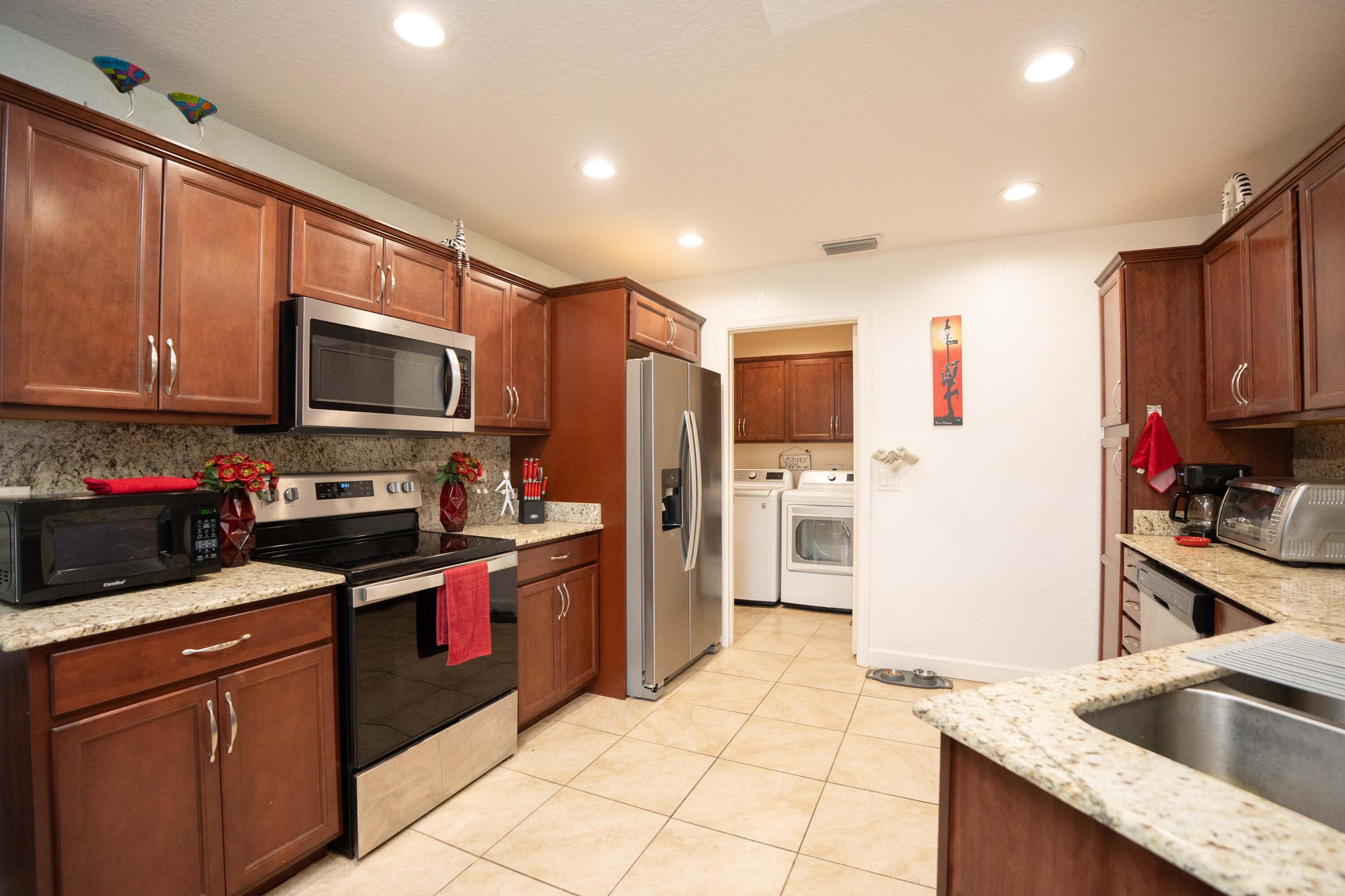 SPANISH LAKES ONE LEASEHOLD ESTATES - Residential