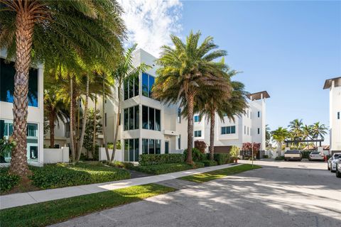 A home in Lauderdale By The Sea