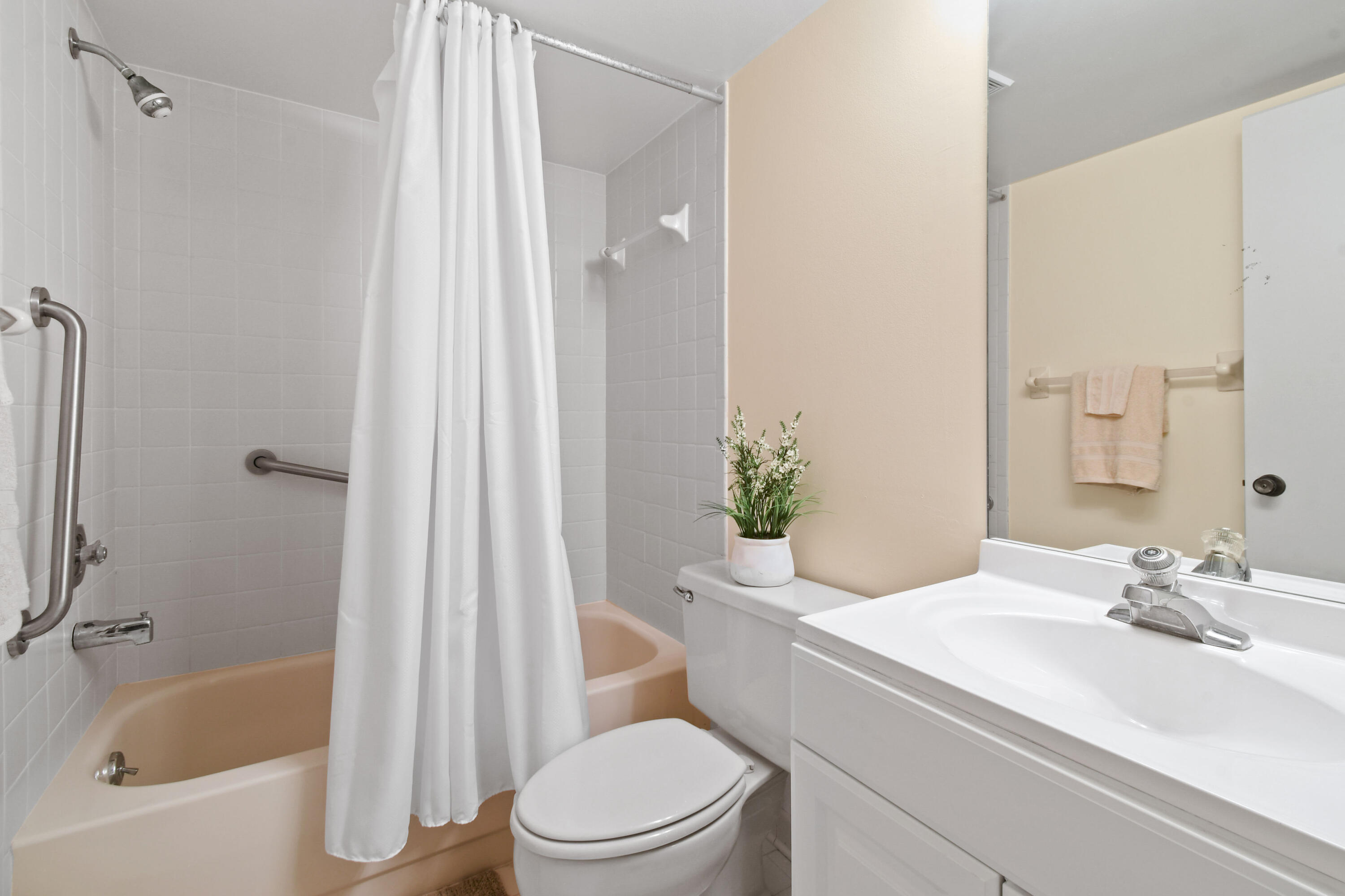 BRIARWOOD CONDO at Eastpointe - Residential