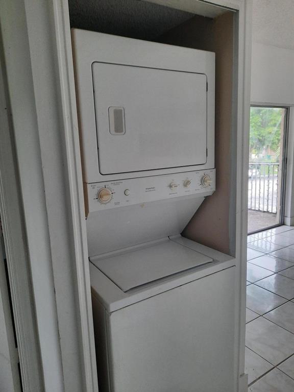 CORAL WEST CONDO - Residential Lease