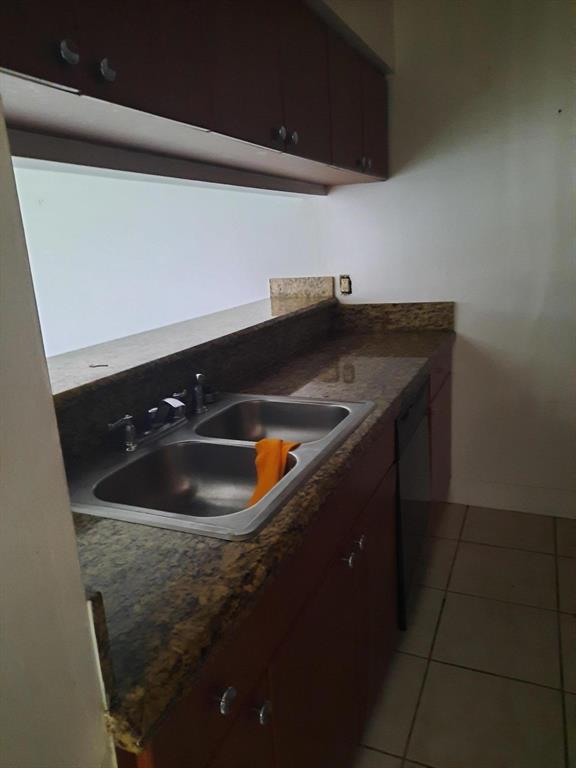 CORAL WEST CONDO - Residential Lease