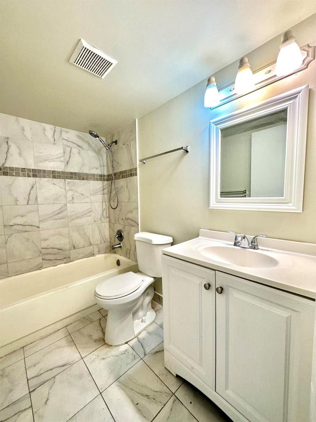 Photo of 1405 Meadows Circle, Boynton Beach, FL 33436 (MLS # R11059243)