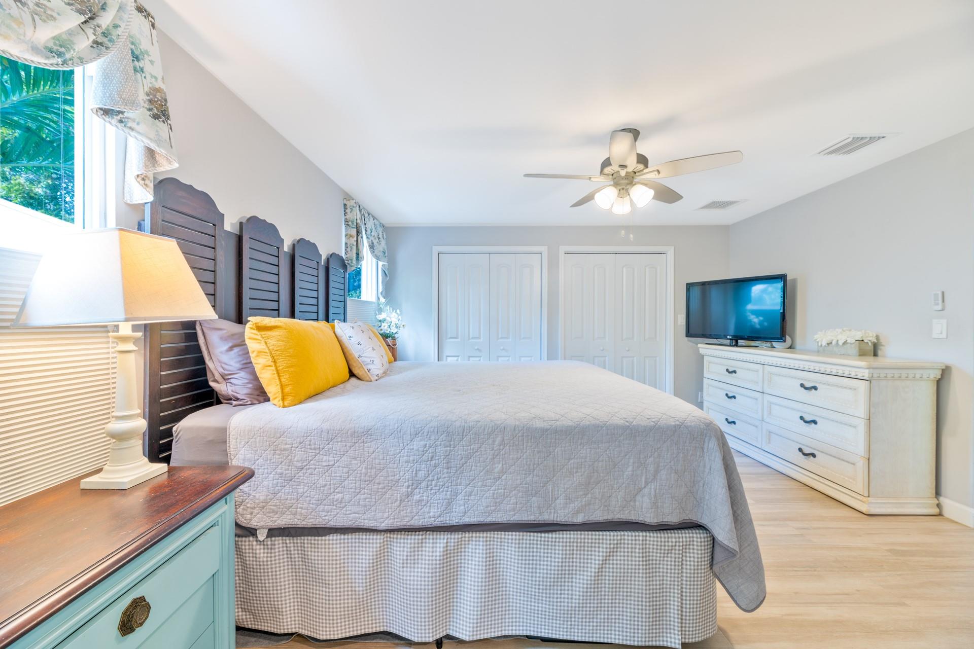 CRESTHAVEN NO 3 37-11 B - Residential