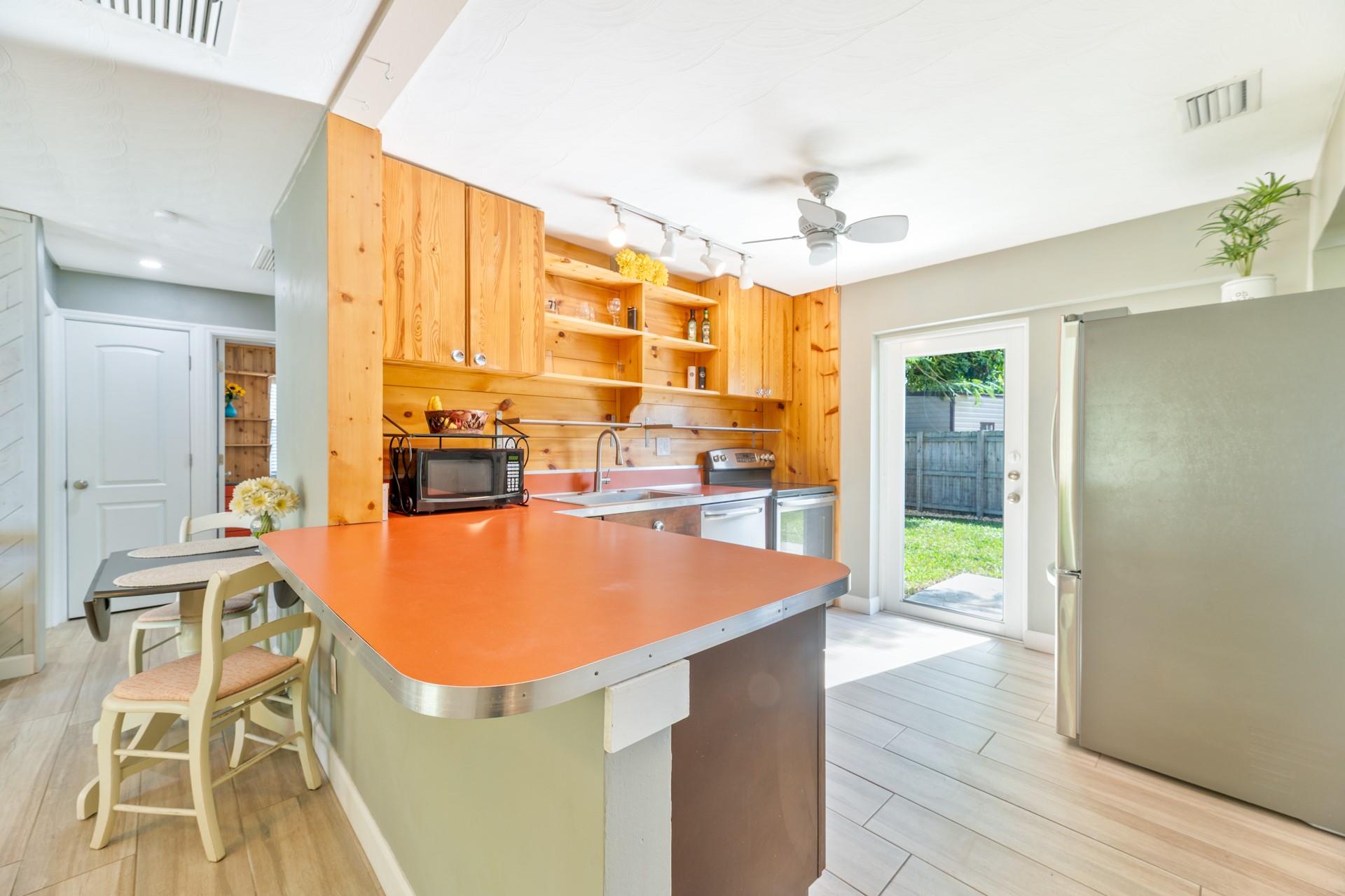 CRESTHAVEN NO 3 37-11 B - Residential