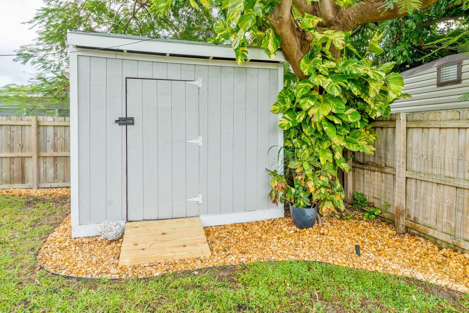 CRESTHAVEN NO 3 37-11 B - Residential