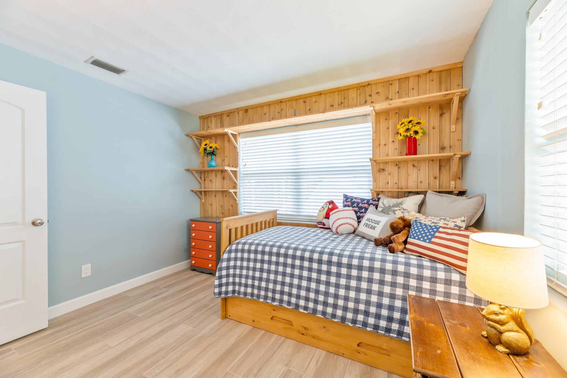 CRESTHAVEN NO 3 37-11 B - Residential