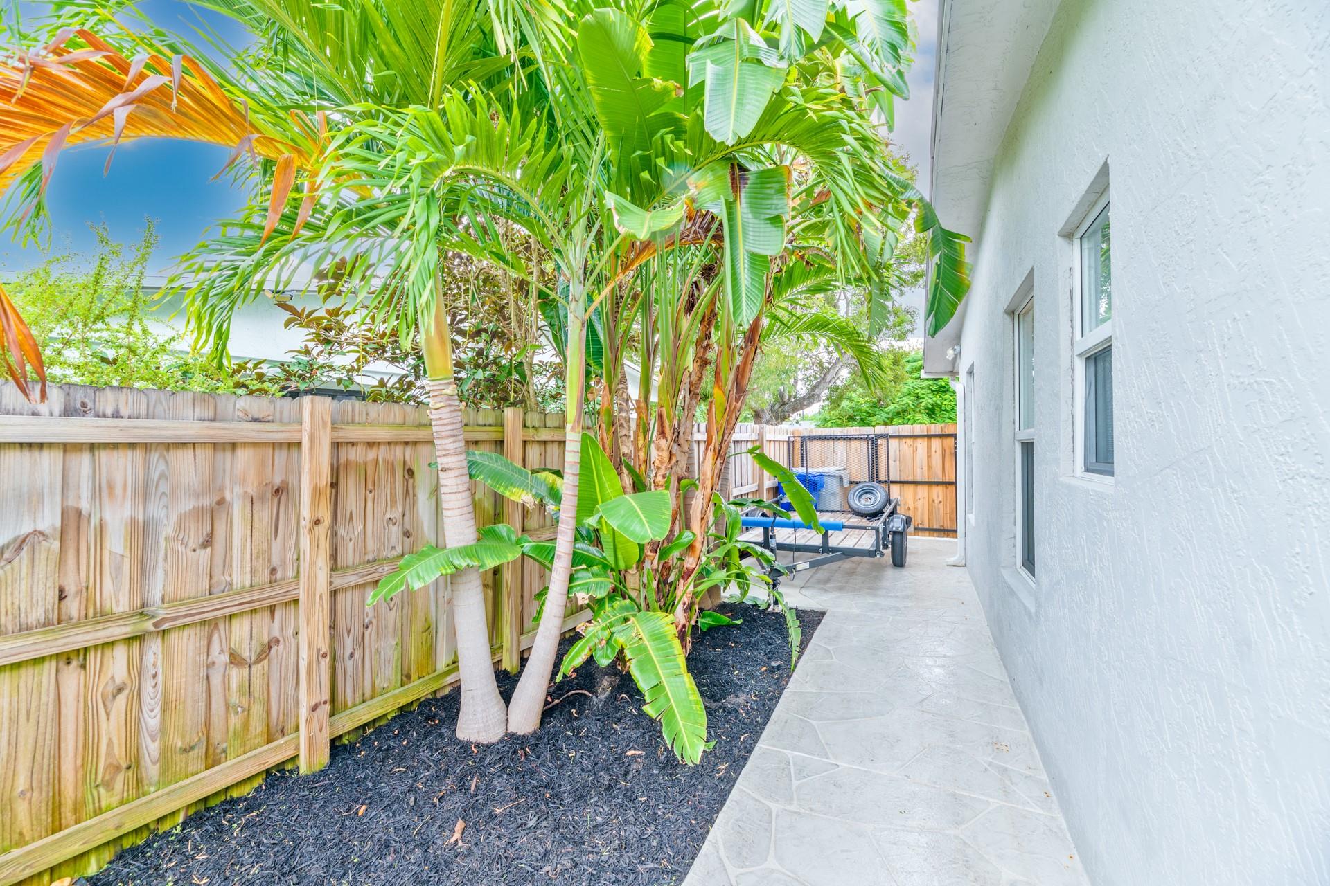 CRESTHAVEN NO 3 37-11 B - Residential