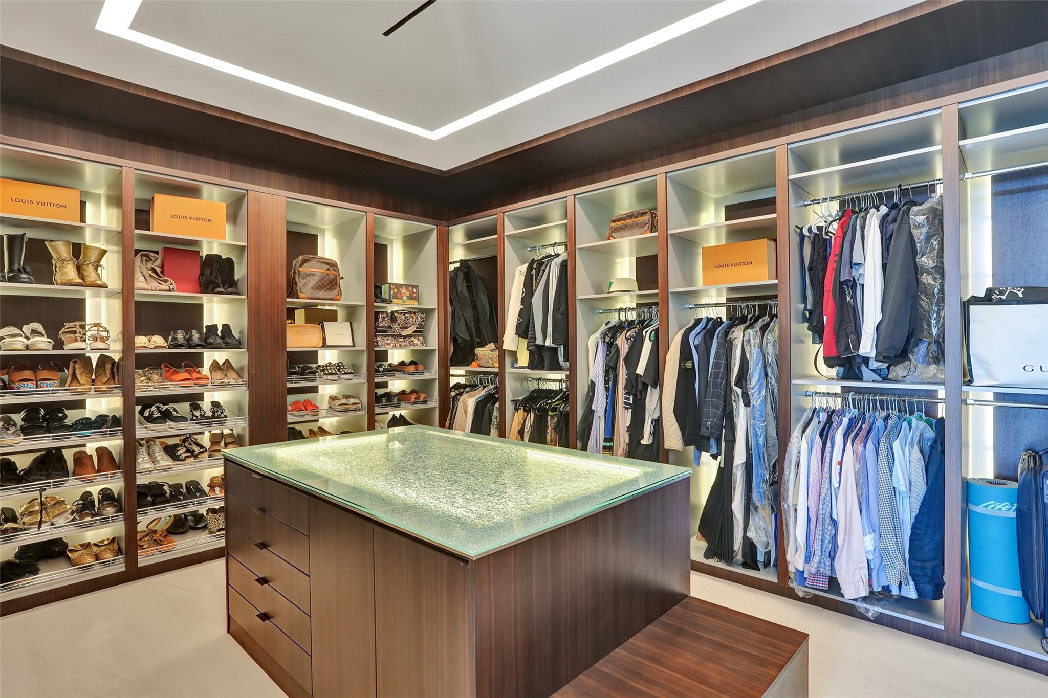 SEA RANCH LAKES - Residential