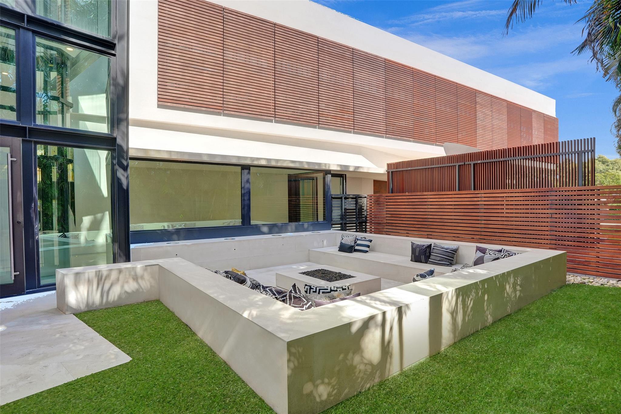 SEA RANCH LAKES - Residential