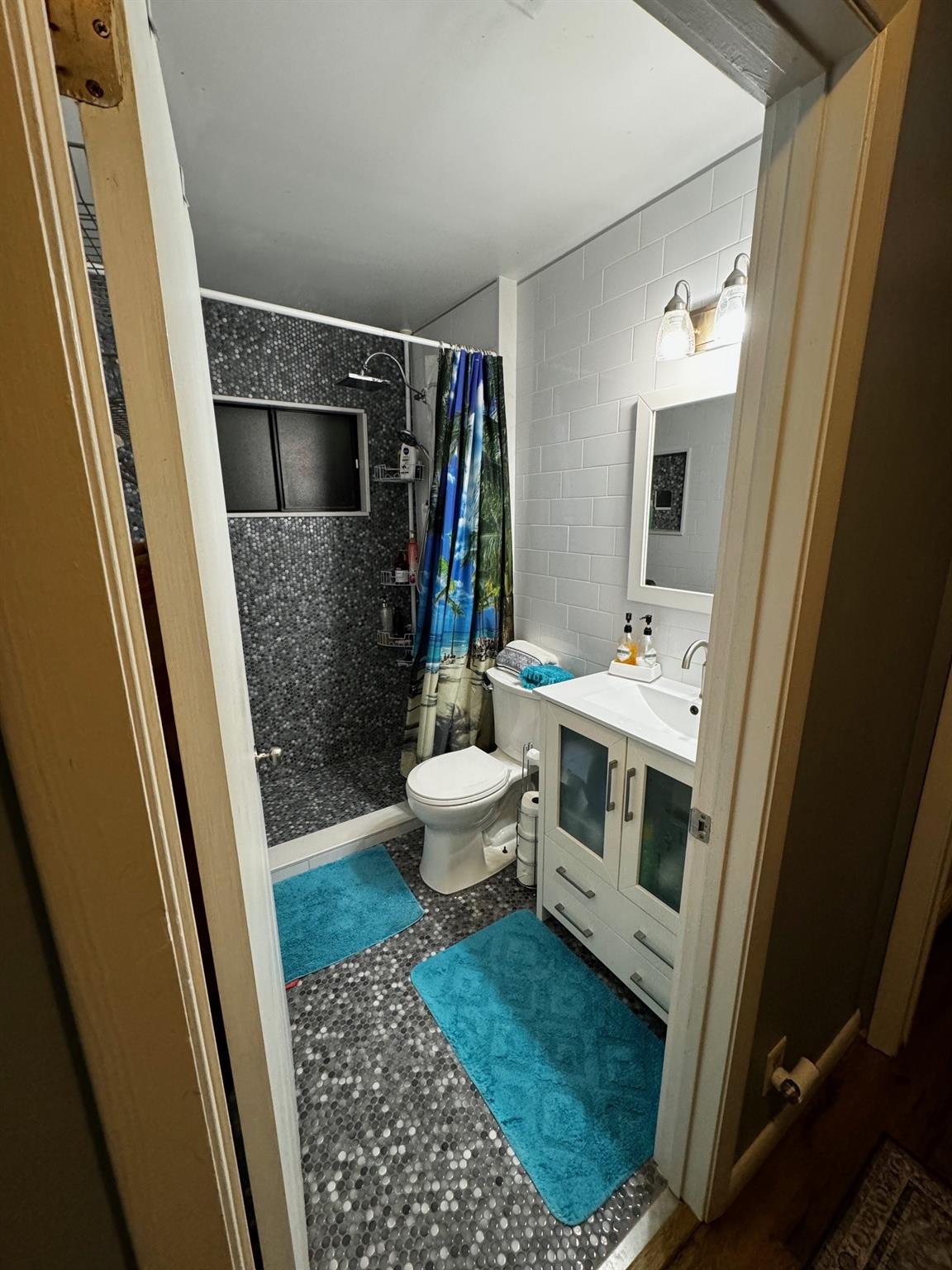 Bay Winds 04 - Residential