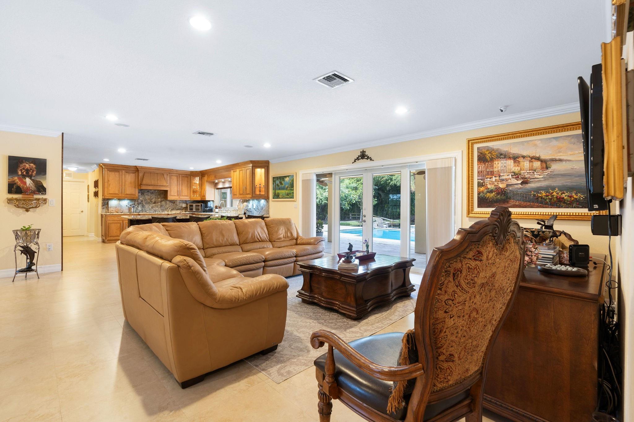 SUNSHINE RANCHES - Residential