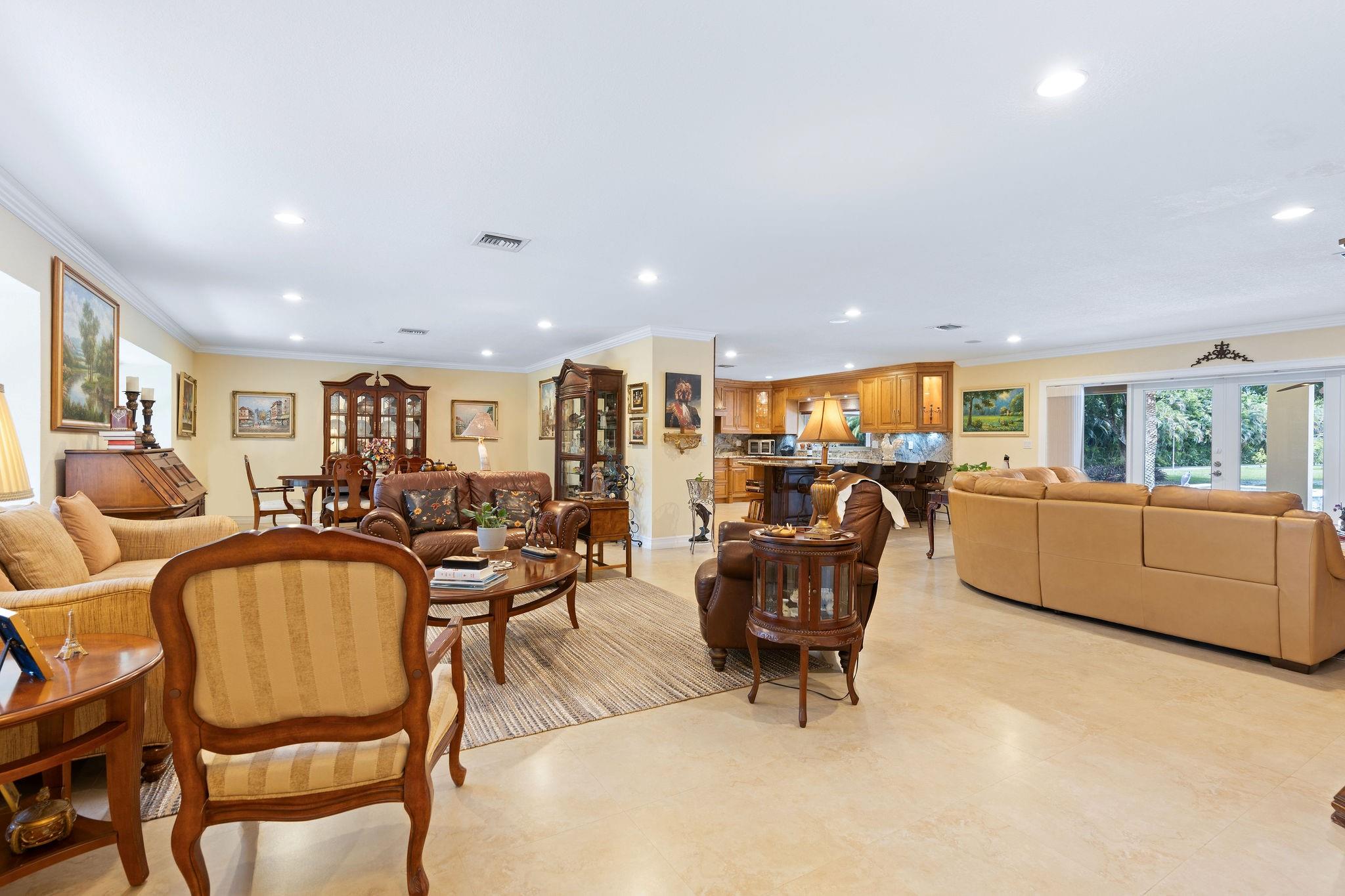 SUNSHINE RANCHES - Residential