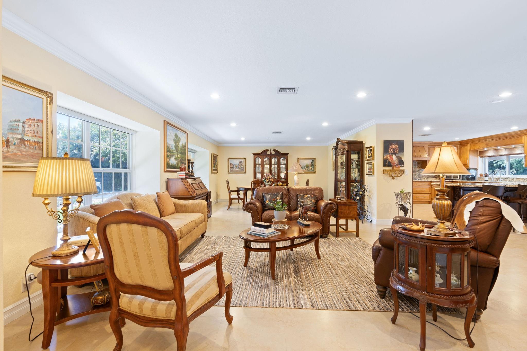 SUNSHINE RANCHES - Residential