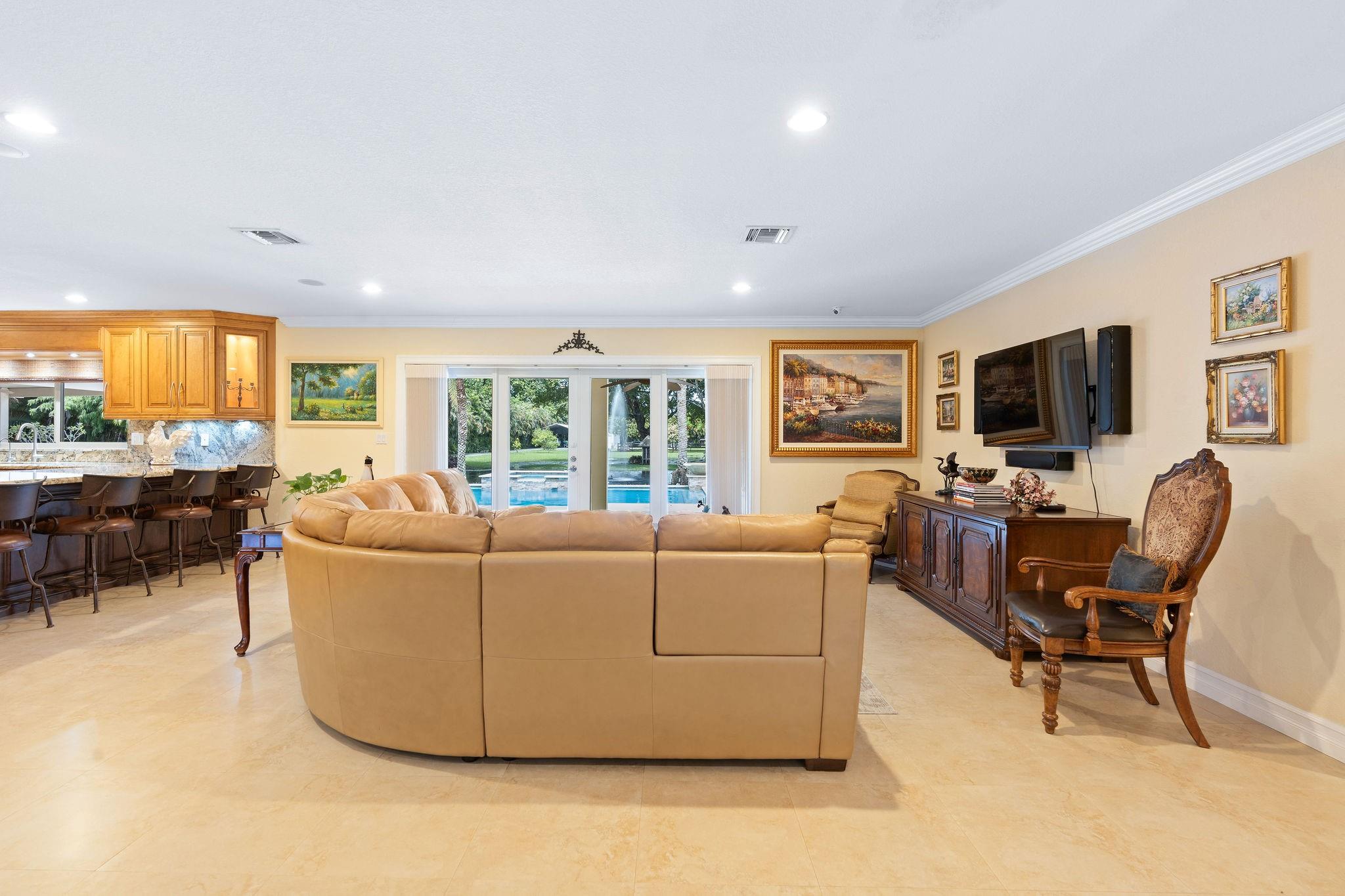 SUNSHINE RANCHES - Residential