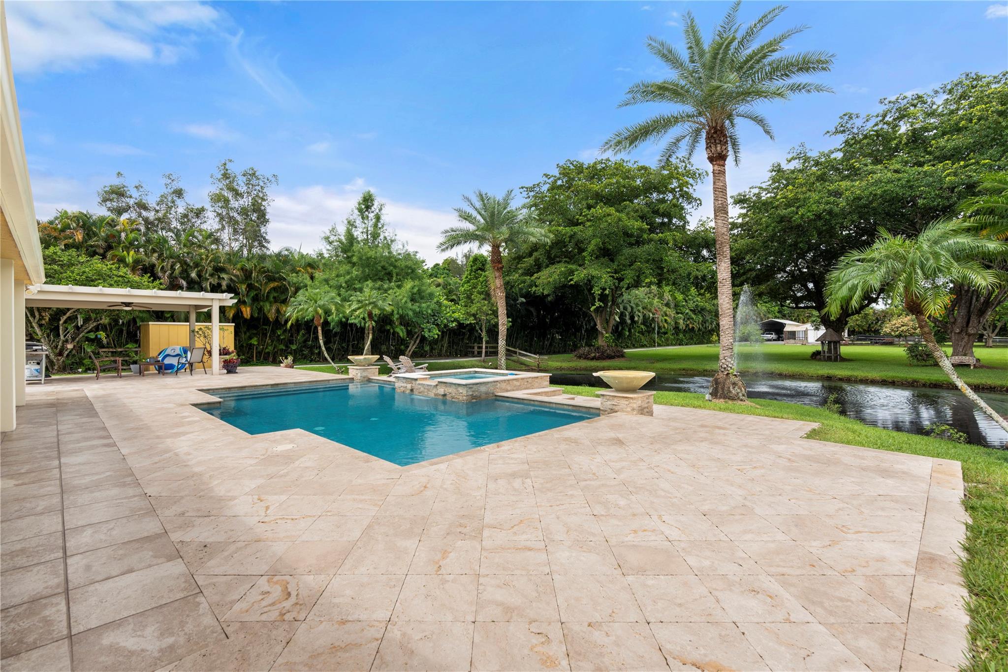 SUNSHINE RANCHES - Residential