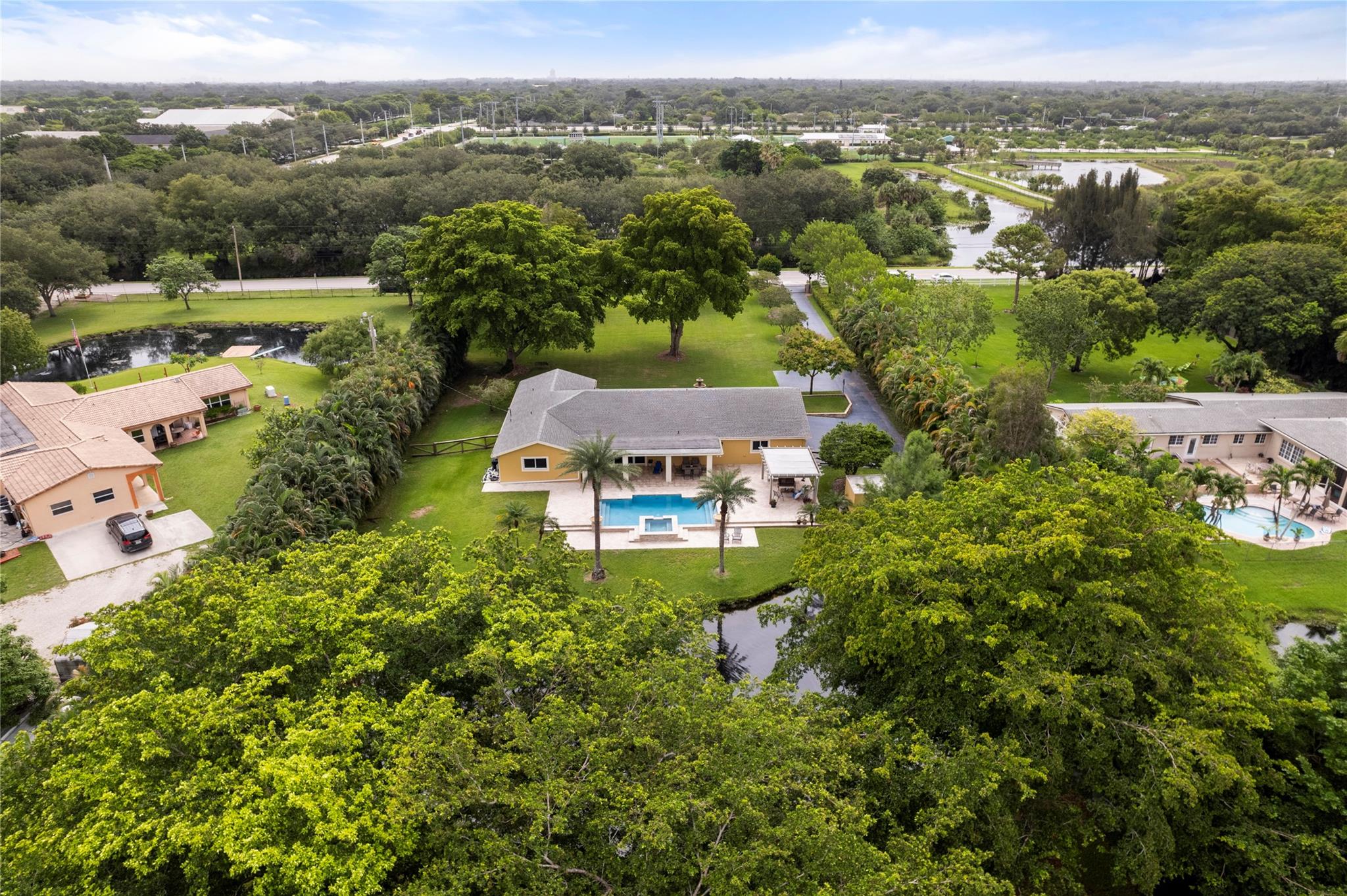 SUNSHINE RANCHES - Residential