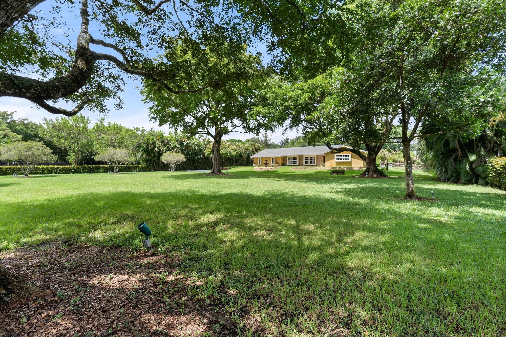 SUNSHINE RANCHES - Residential