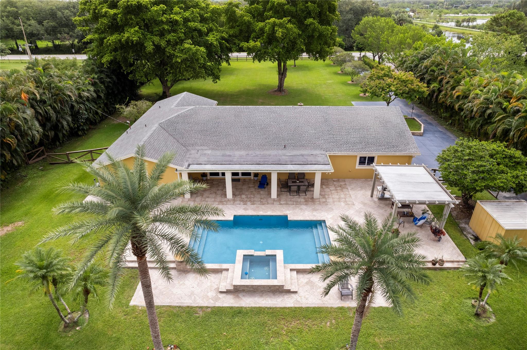 SUNSHINE RANCHES - Residential