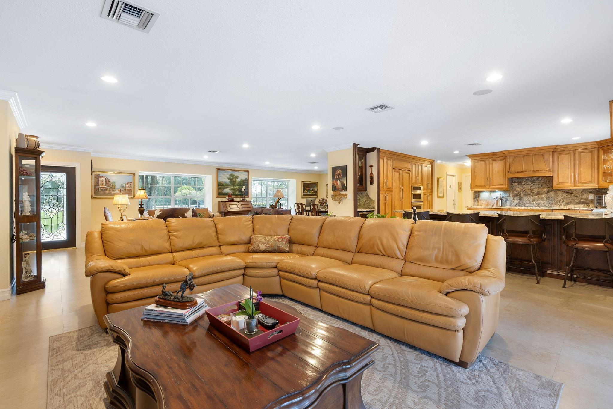 SUNSHINE RANCHES - Residential