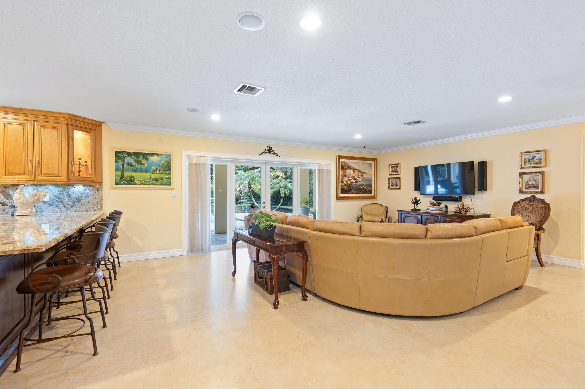 SUNSHINE RANCHES - Residential