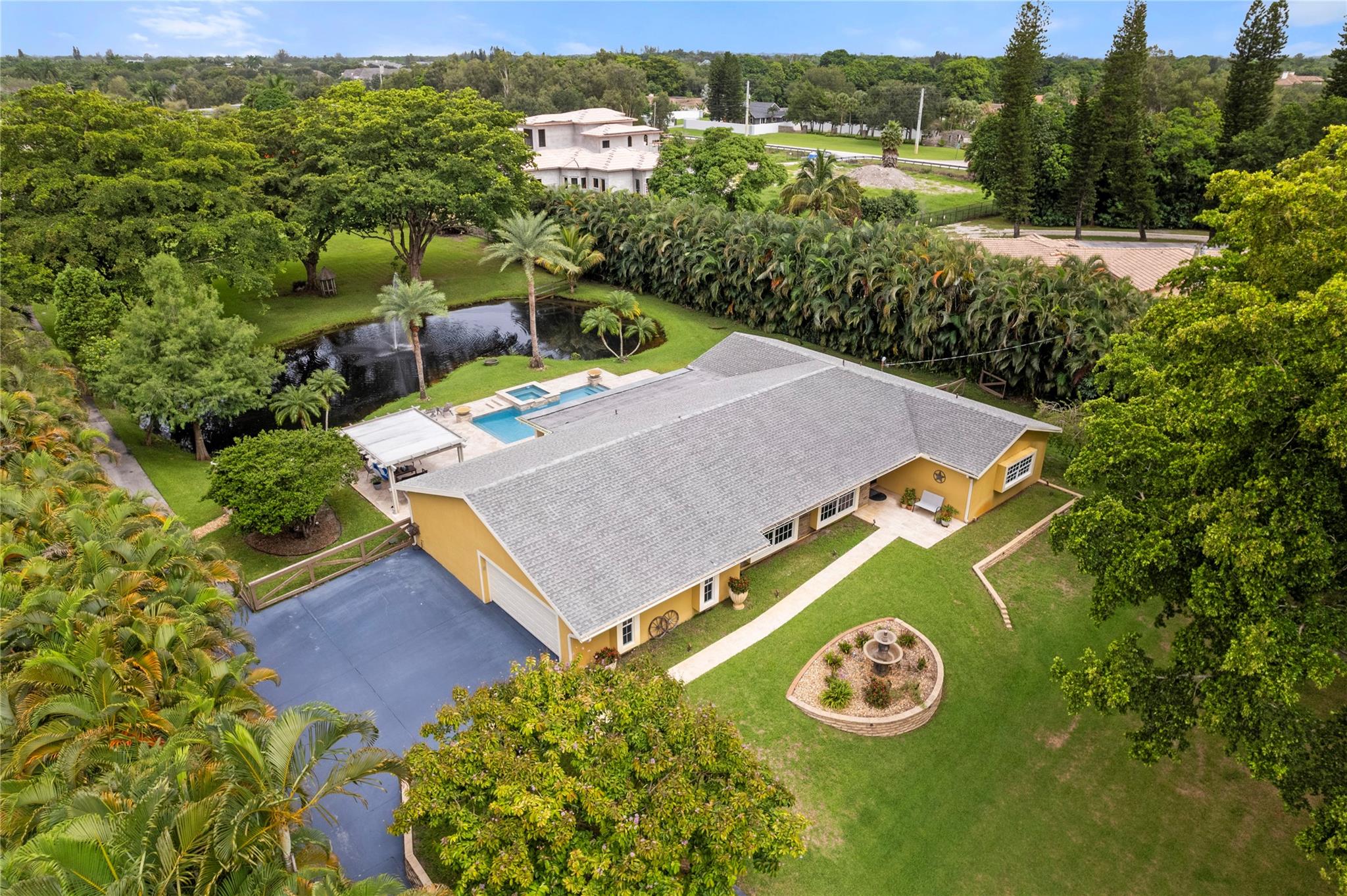 SUNSHINE RANCHES - Residential