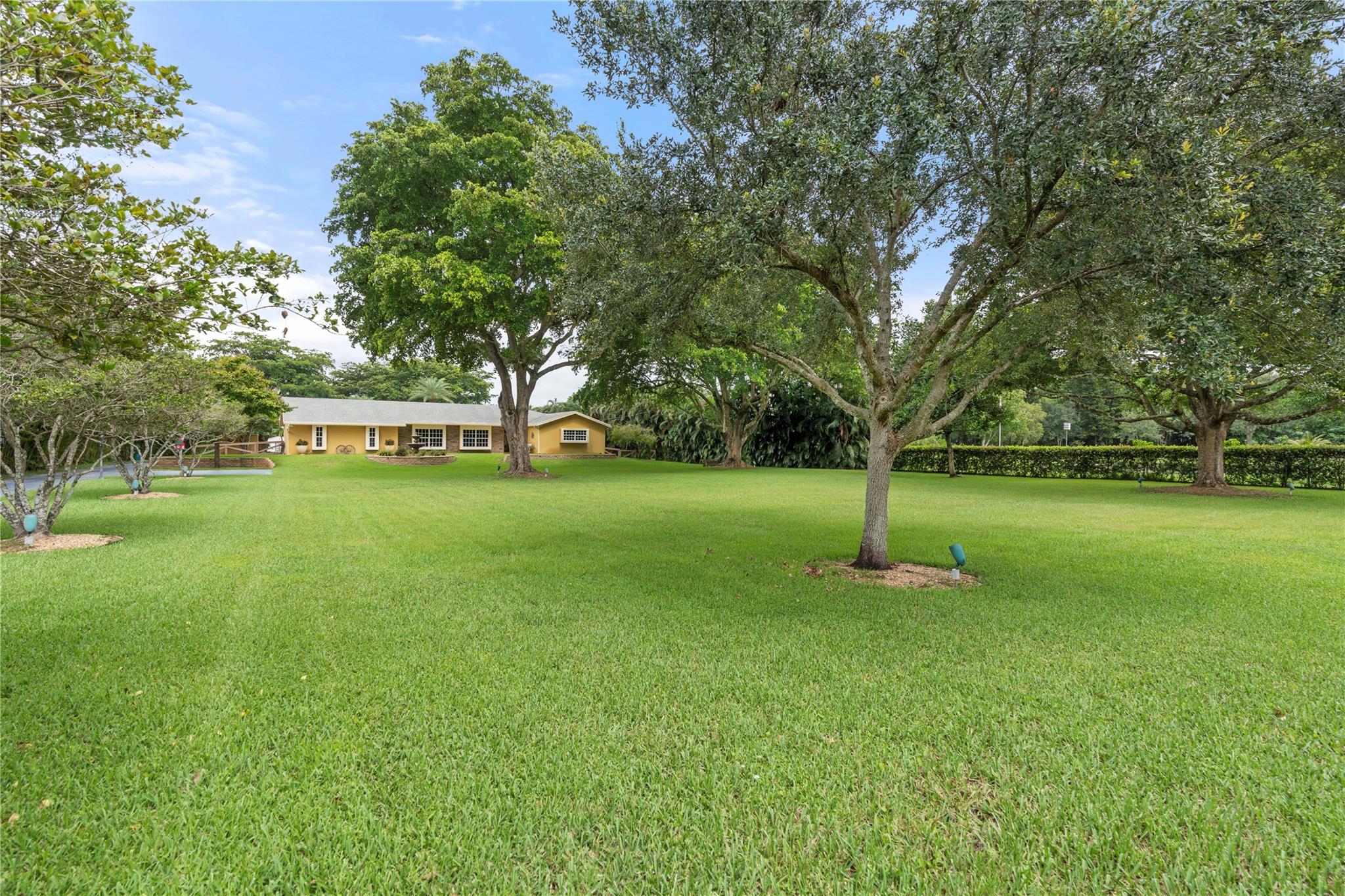 SUNSHINE RANCHES - Residential