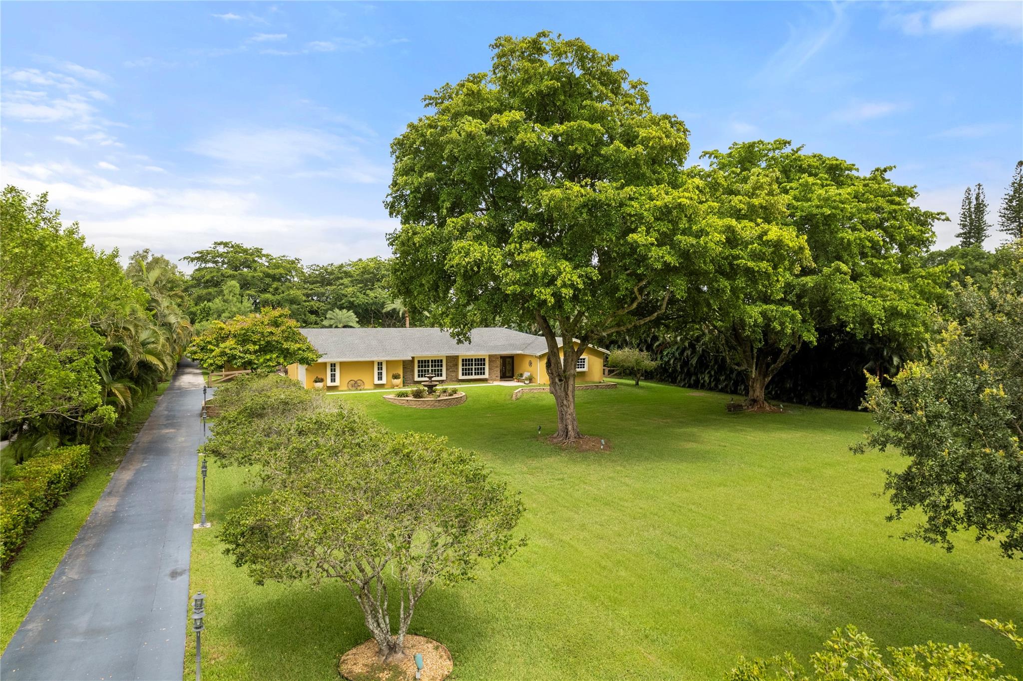 SUNSHINE RANCHES - Residential