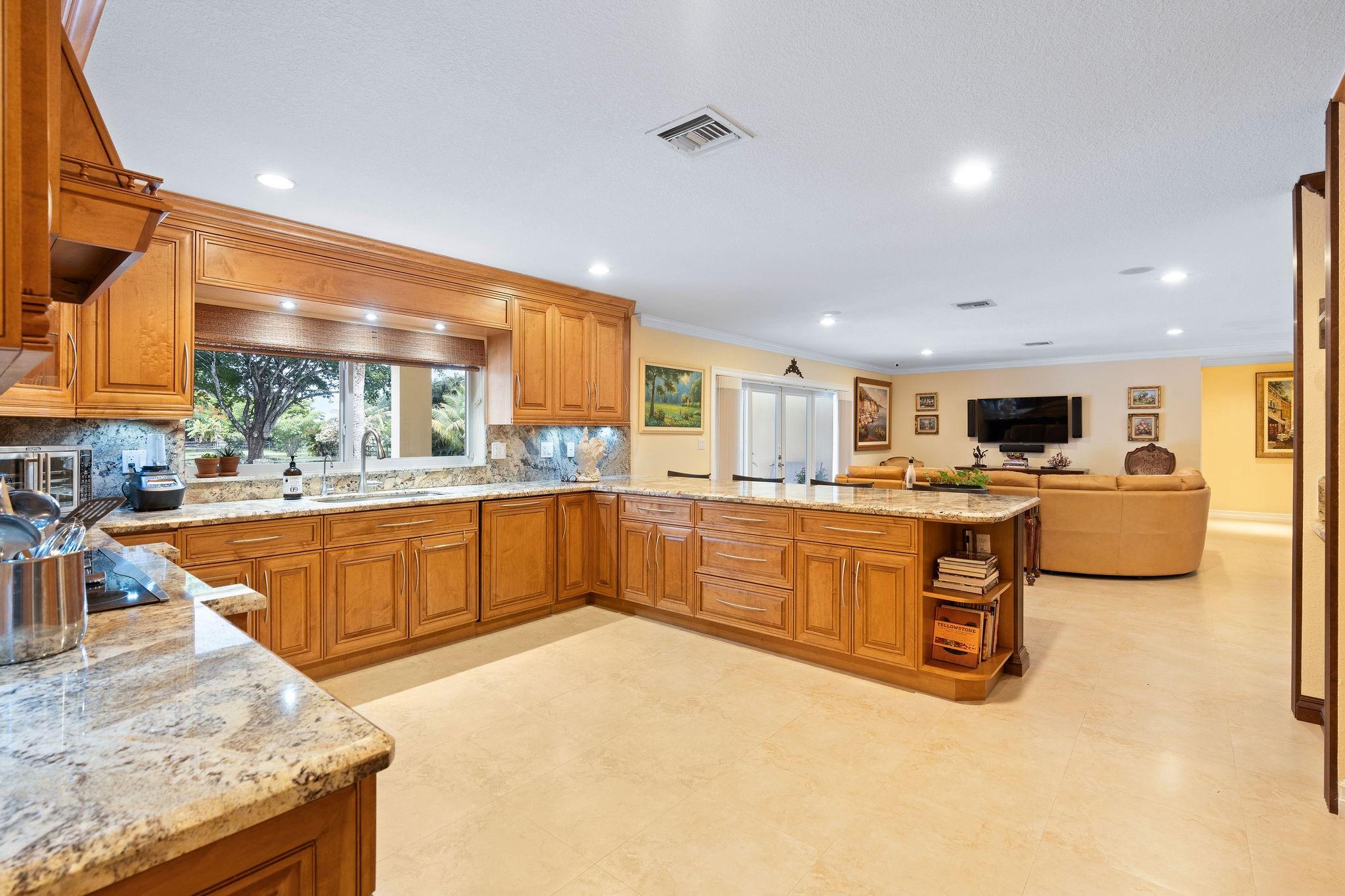 SUNSHINE RANCHES - Residential