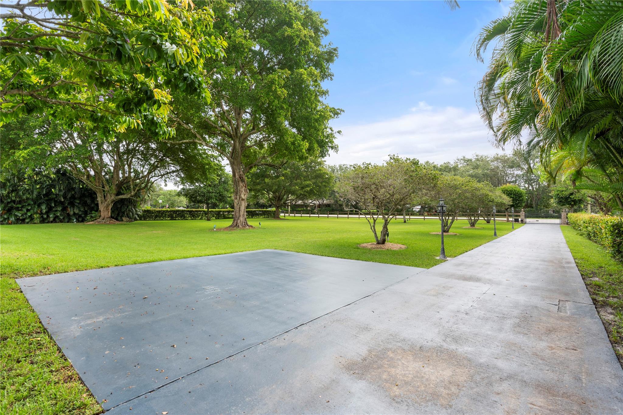 SUNSHINE RANCHES - Residential