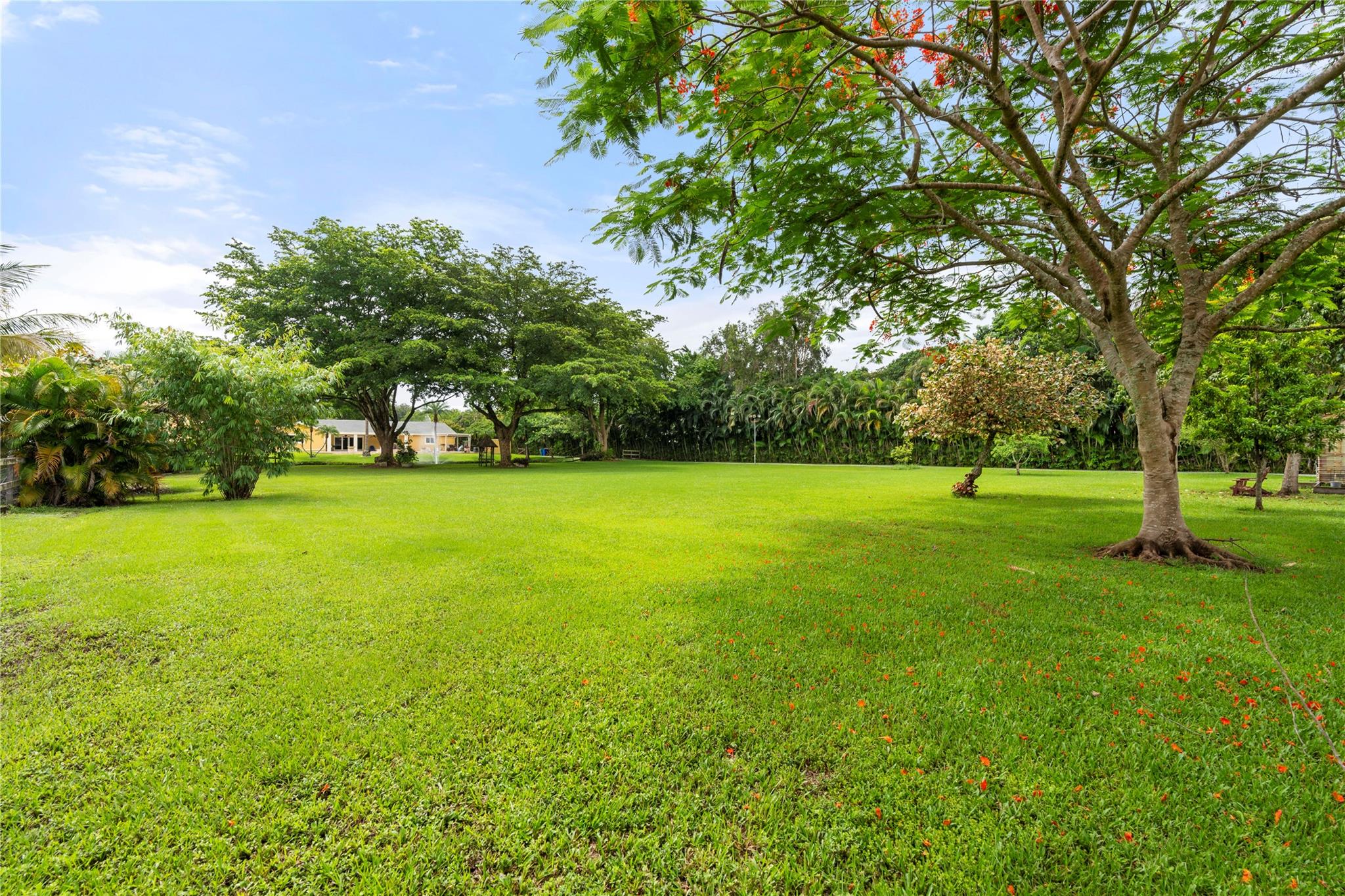 SUNSHINE RANCHES - Residential