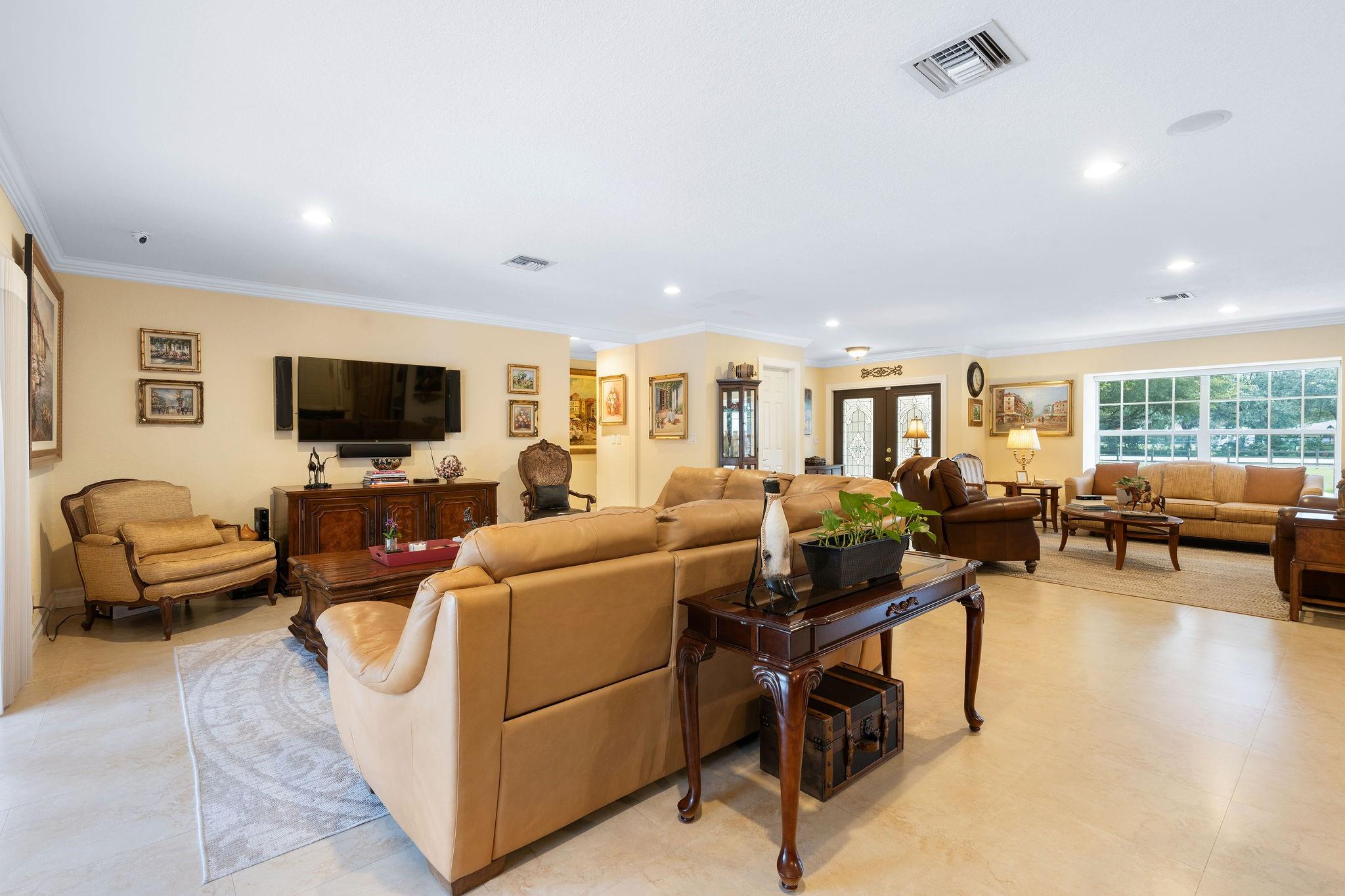 SUNSHINE RANCHES - Residential