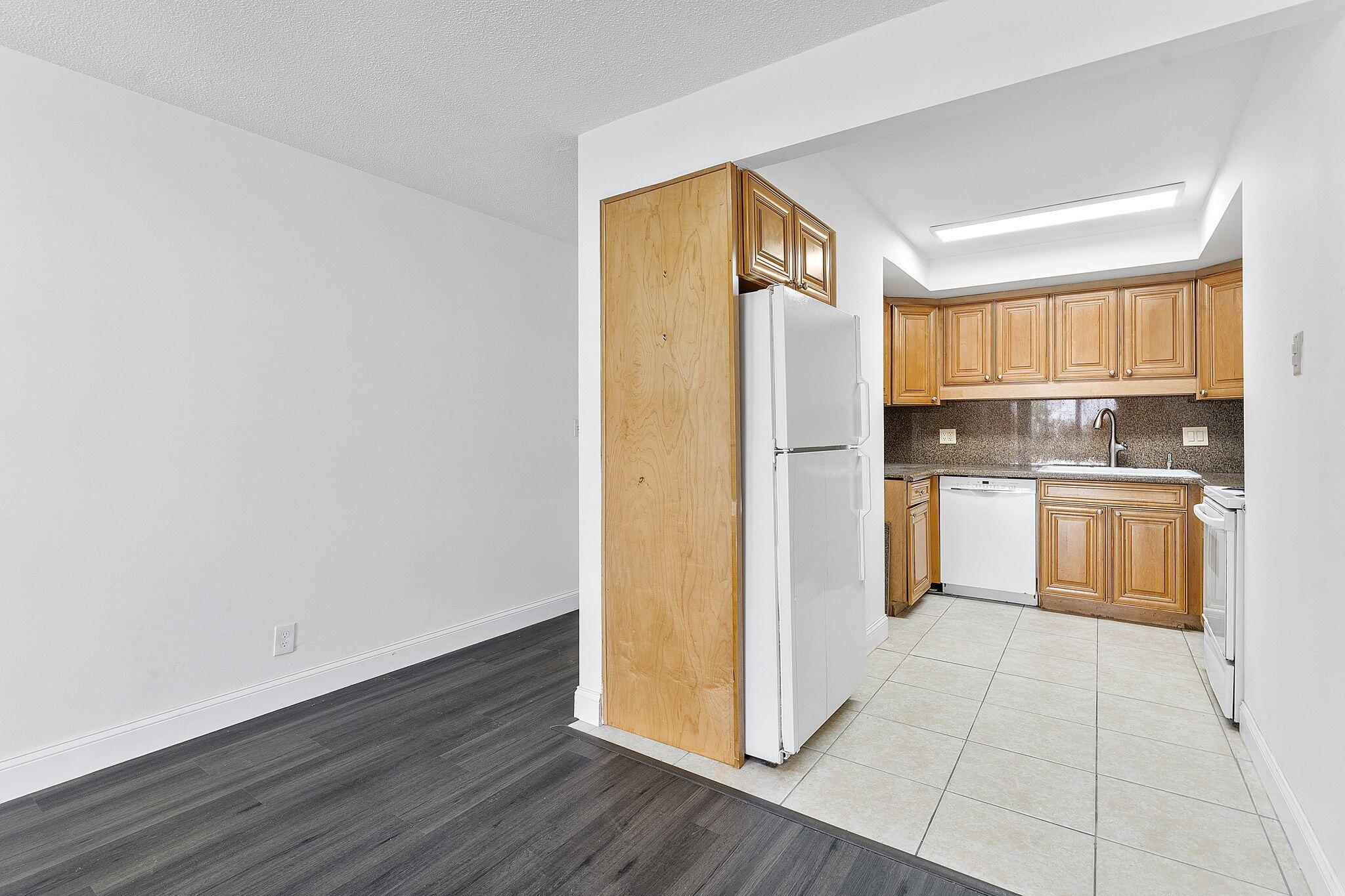 Welcome to Paradise in this Turn Key Condo situated within walking distance of Kelsey Park. Close proximity to waterfront bay & everything Lake Park has to offer. This condo has community laundry rooms on site for your convenience. Vinyl Flooring & Stainless Steel Appliances, this unit is Move-In Ready! This condo's prime location ensures you're close to all the amenities, shopping, and dining options that make life convenient & enjoyable. Don't miss out on this opportunity. Water included with the rent.