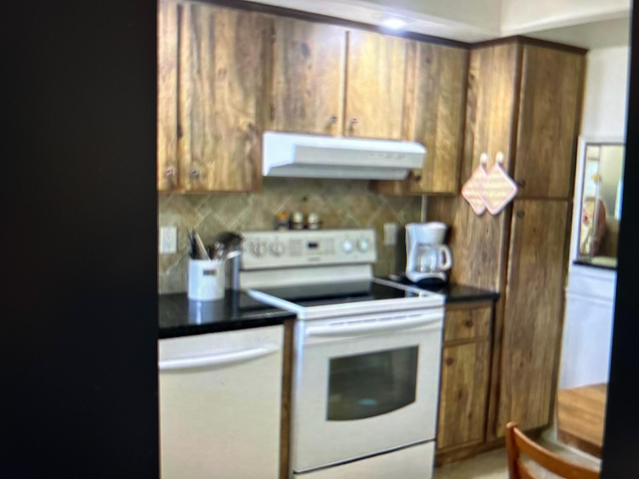 POINCIANA GARDENS CONDO - Residential Lease